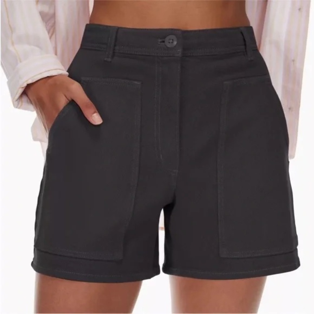 Aritzia Wilfred Free Modern Utility Short, Size 6 - Dark Grey
